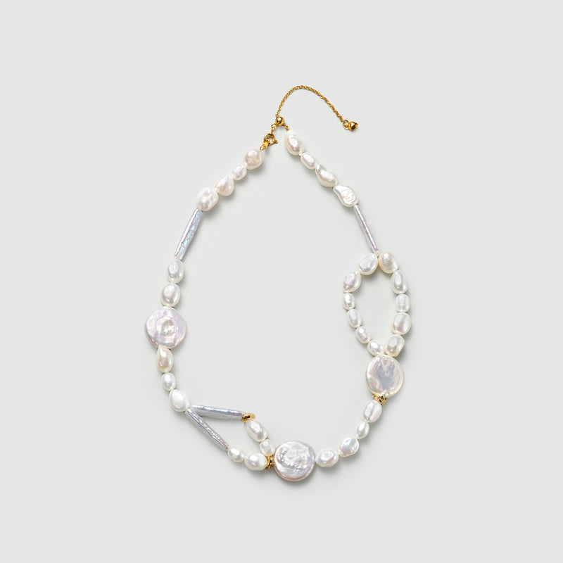 Roman Holiday button Pearl Choker
