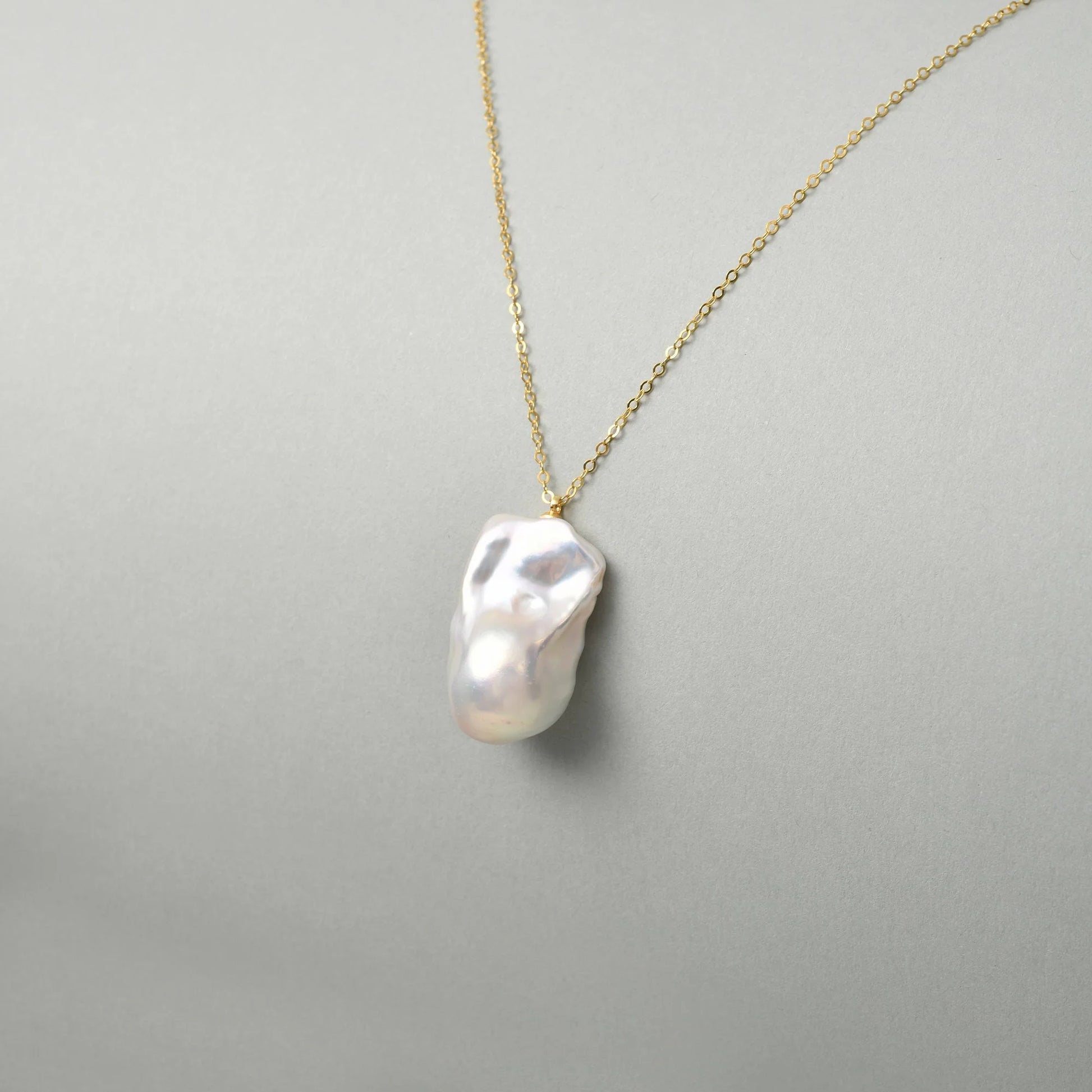 Cloud | White Baroque Pearl 18k Gold Pendant