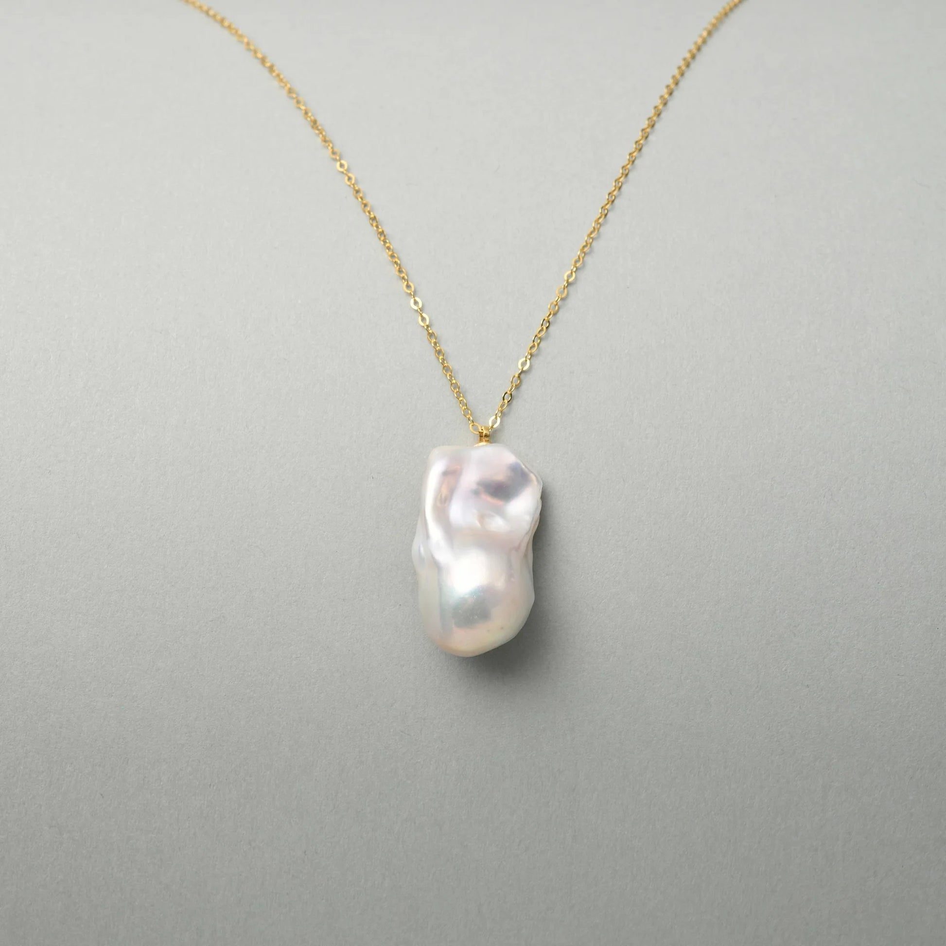 Cloud | White Baroque Pearl 18k Gold Pendant