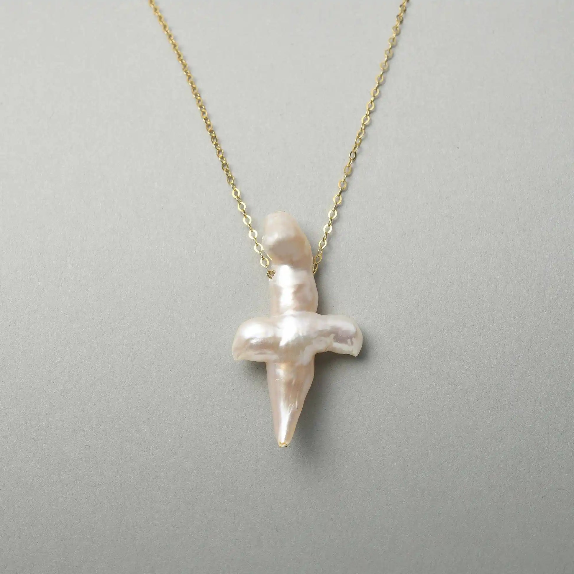 Fay | White Cross Baroque Pearl 18k Gold Pendant