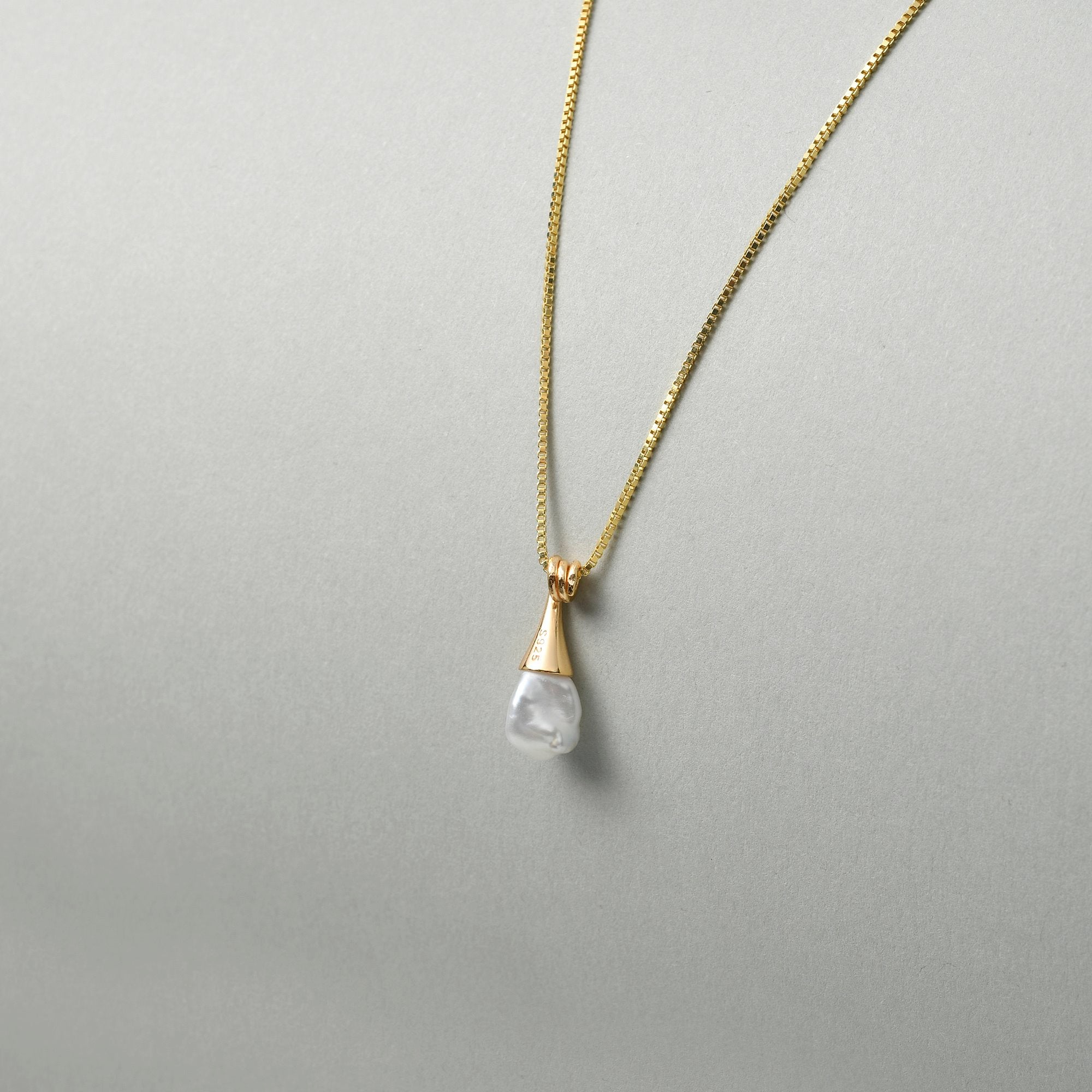 Pendentif perle Keshi bleue thumbnail 2