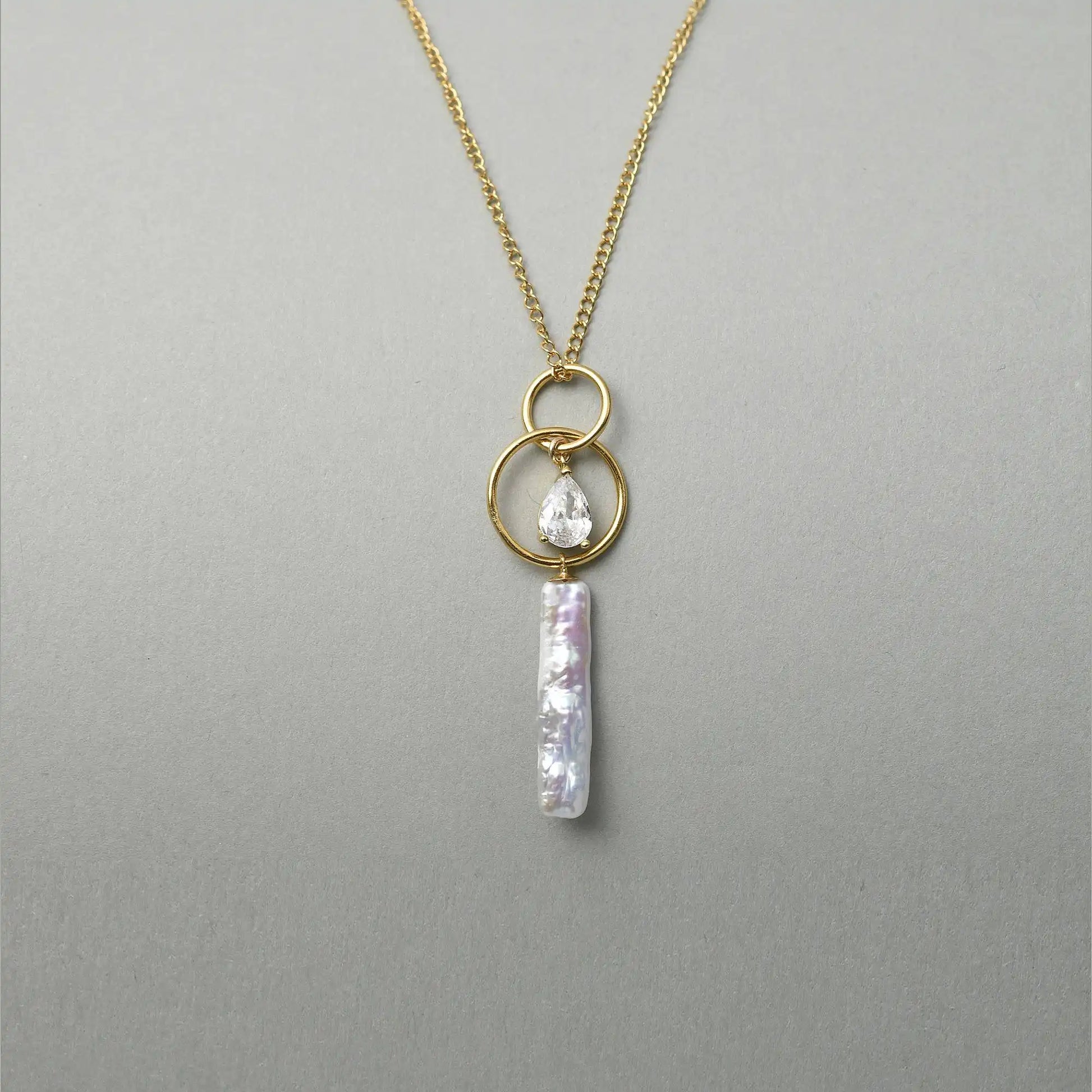 Oybi | White Stick Baroque Pearl 18k Gold Crystal Pendant