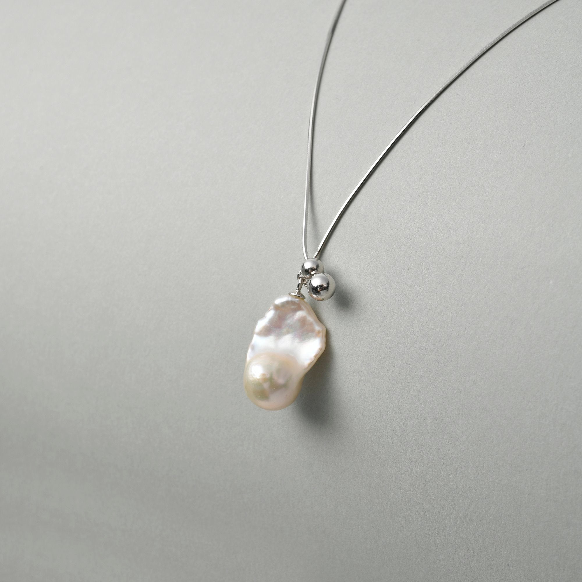 Pendentif perle mini goutte bleu baroque thumbnail 1