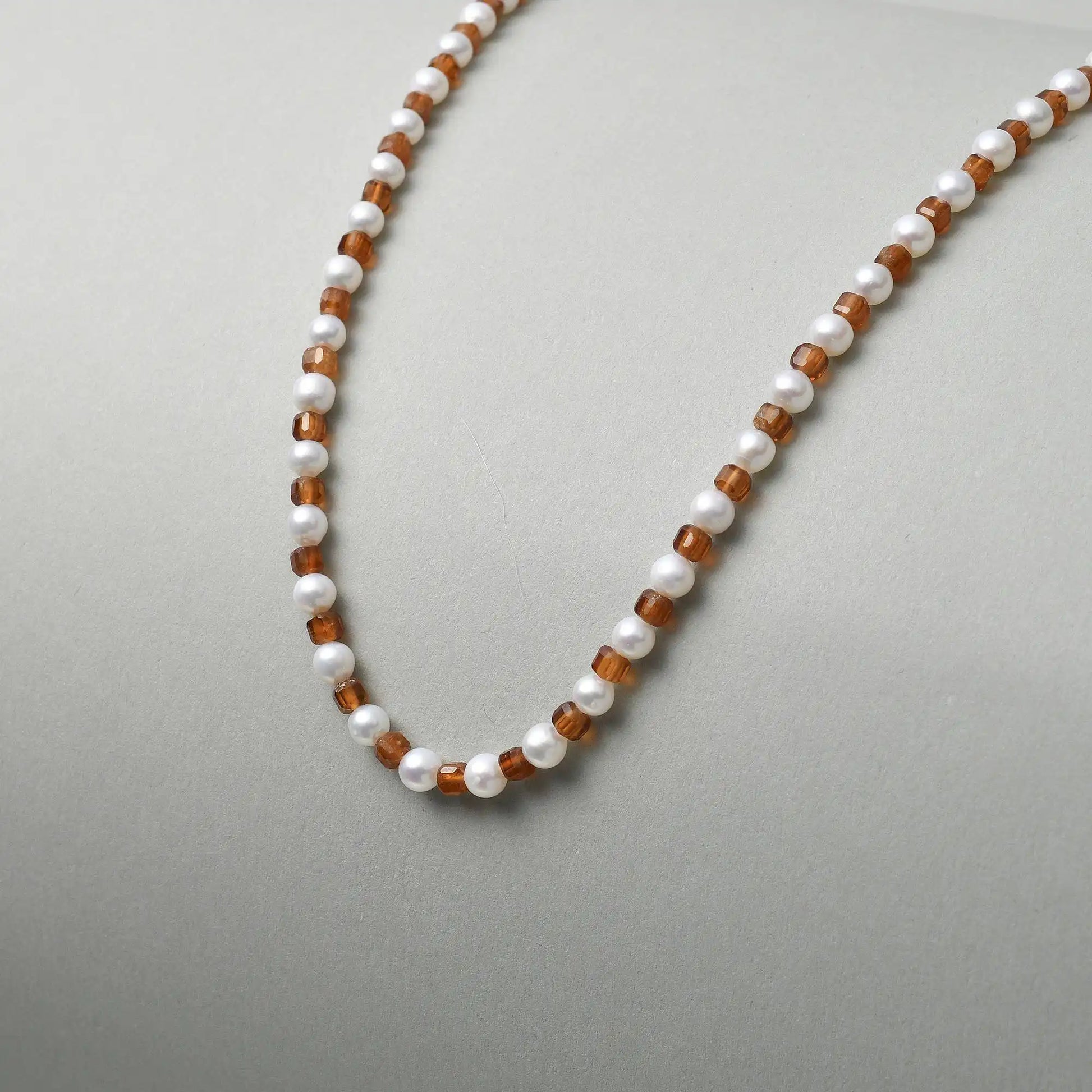 Gabri | White Baroque Pearl Garnet Beaded Necklace