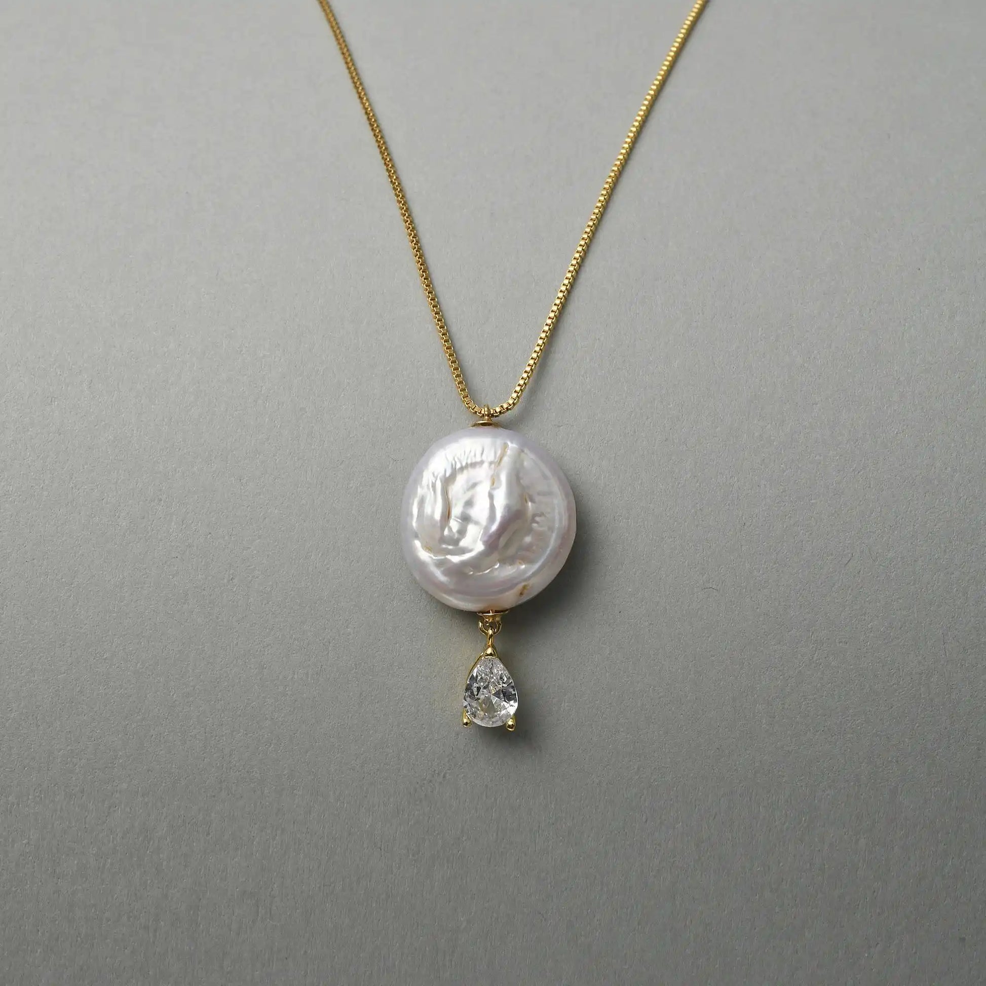 Troye | White Button Baroque Pearl 18k Gold Crystal Pendant