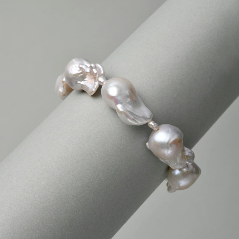 Baroque Grande Pearl Bracelet main image