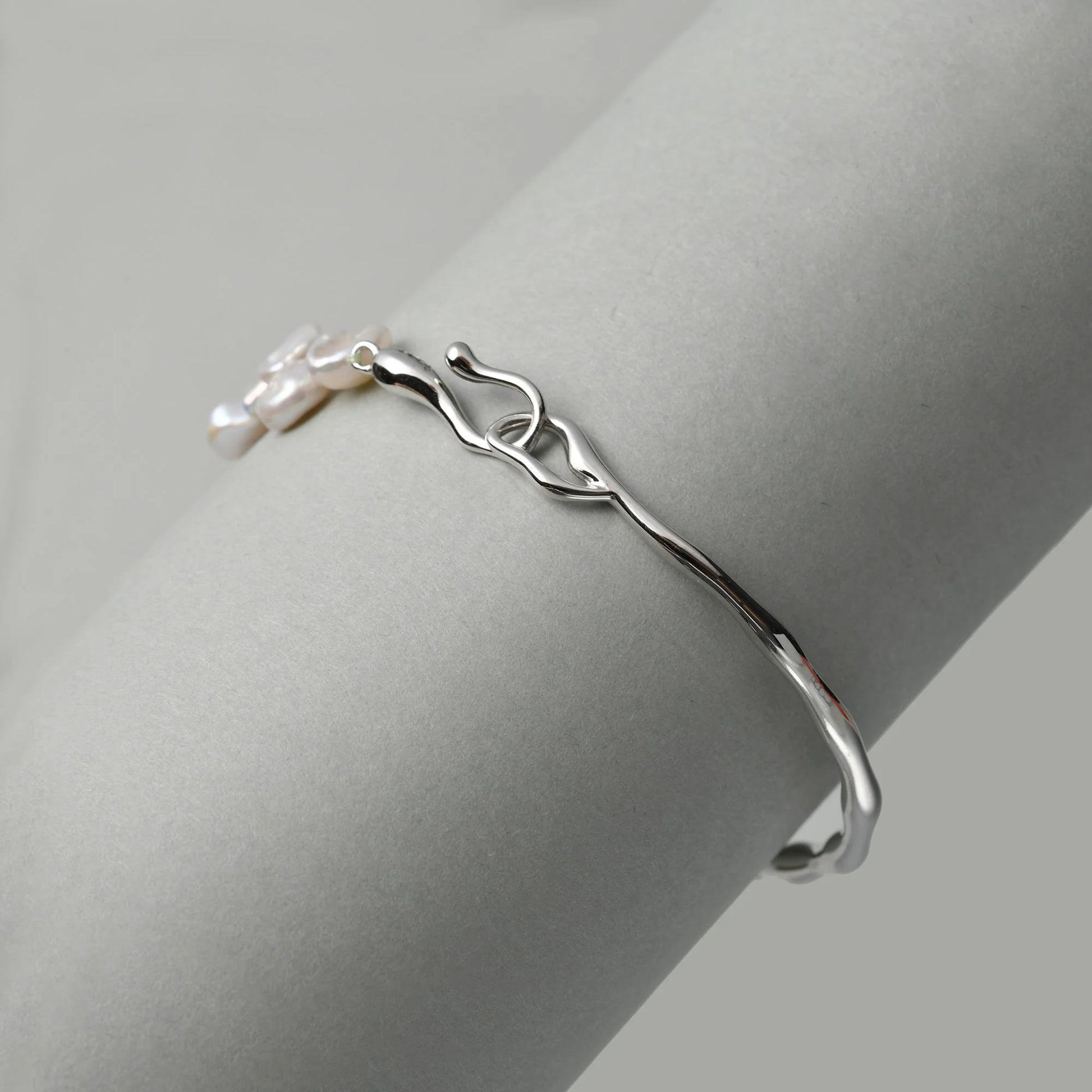 Jen | White Keshi Baroque Pearl Half Silver Chain Bracelet