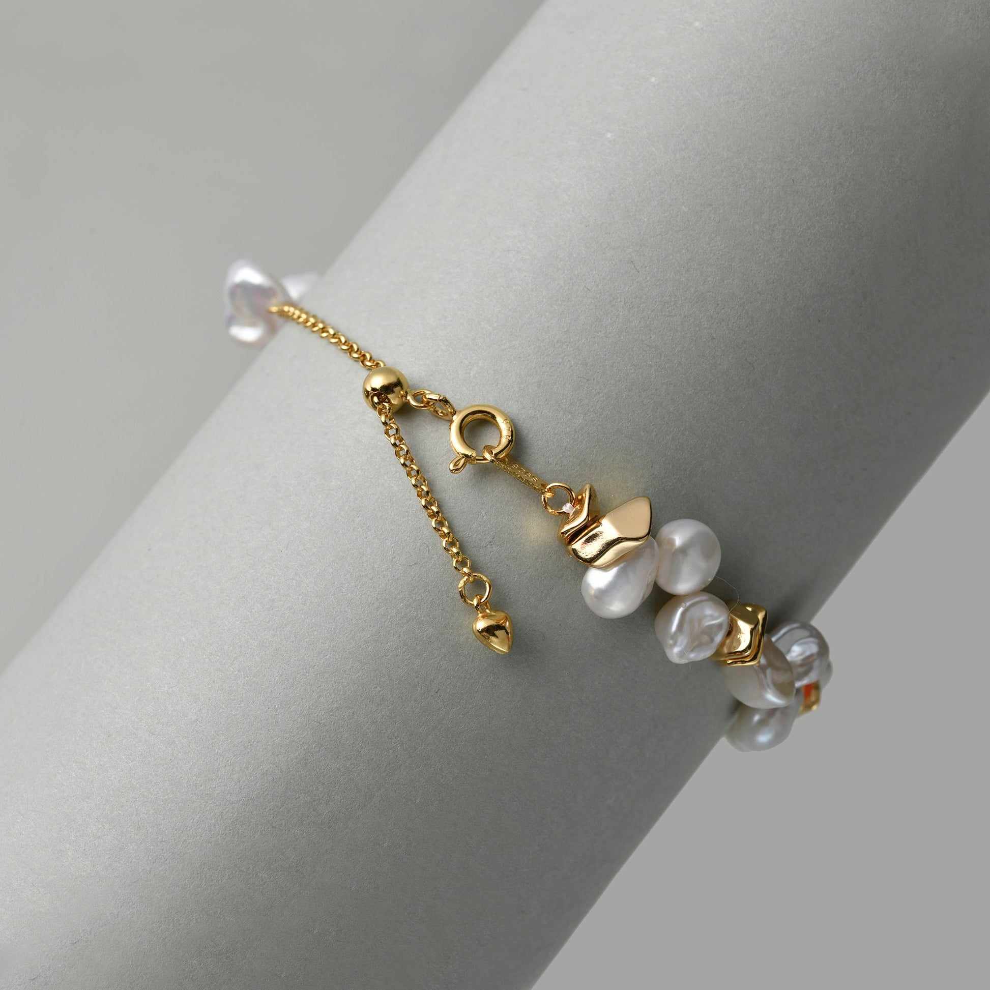 Roman Holiday Button Pearl Bracelet