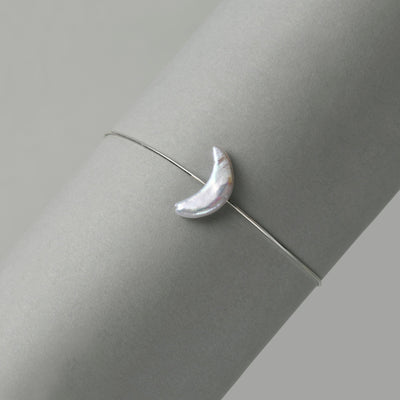 Bracelet de perles au clair de lune