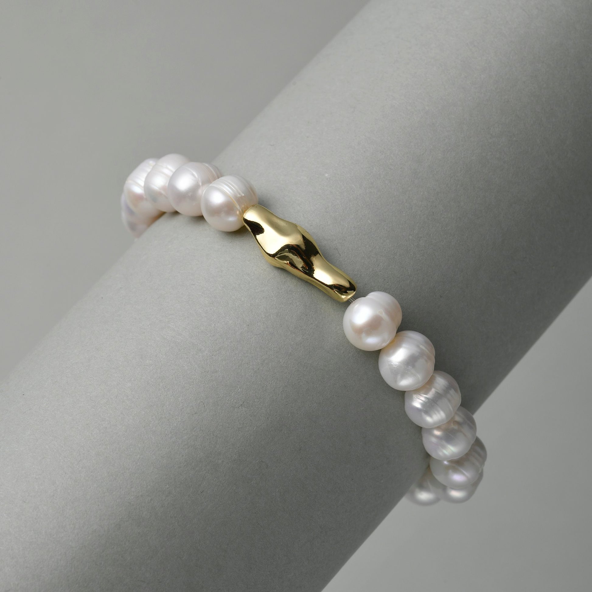 Ridged Pearl Bracelet