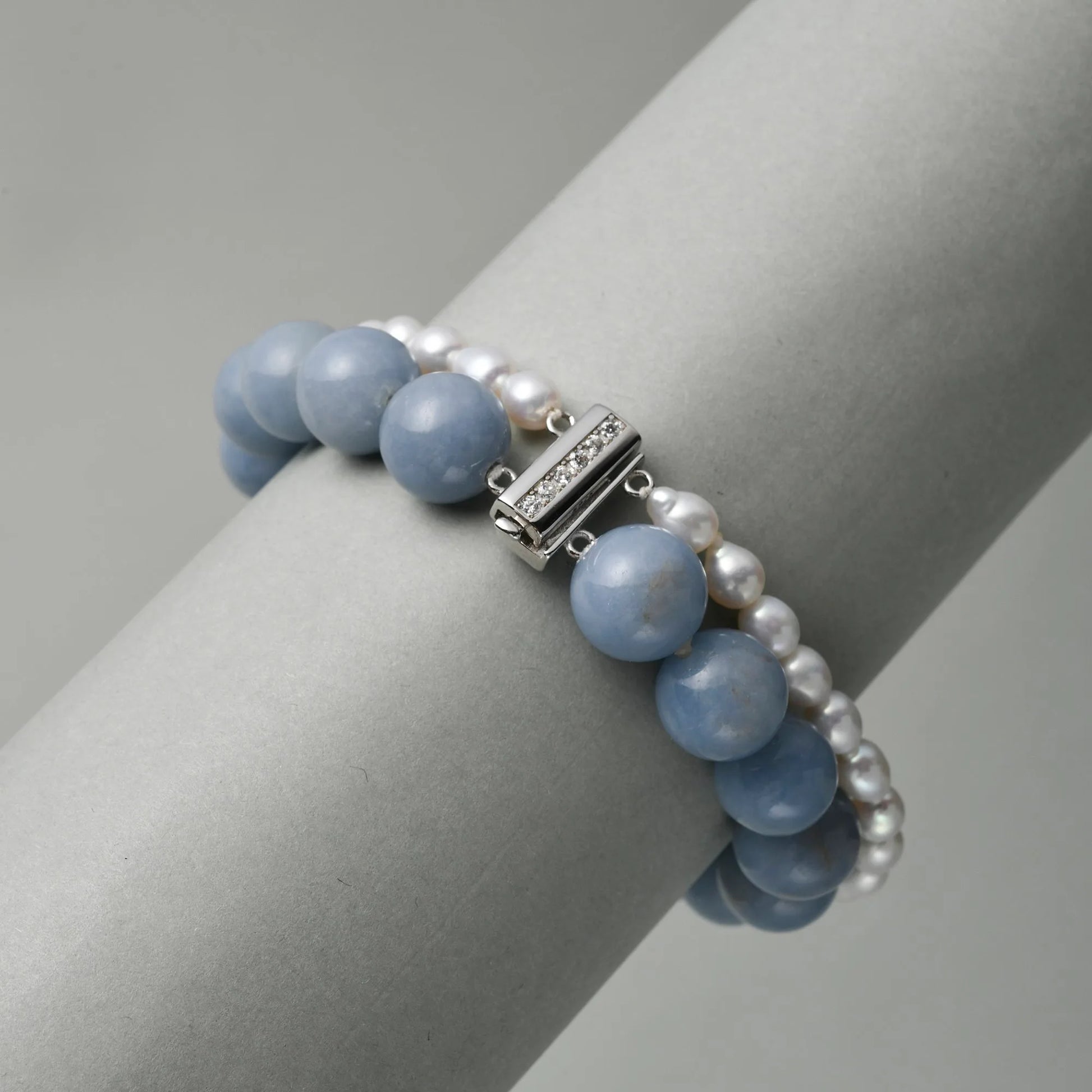 Midnight | White Oval Baroque Pearl Peruvian Blue Stone Bracelet