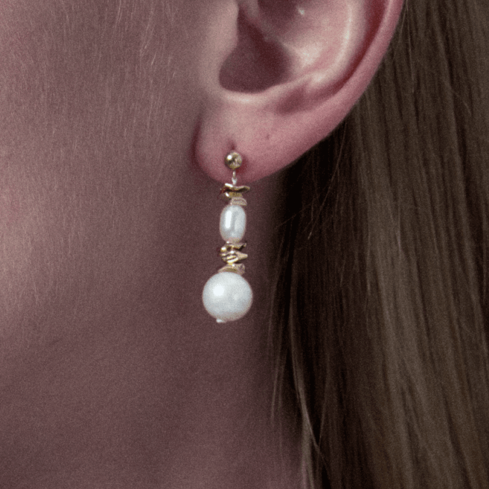 Stello | White Drop Baroque Pearl 18k Gold Earrings