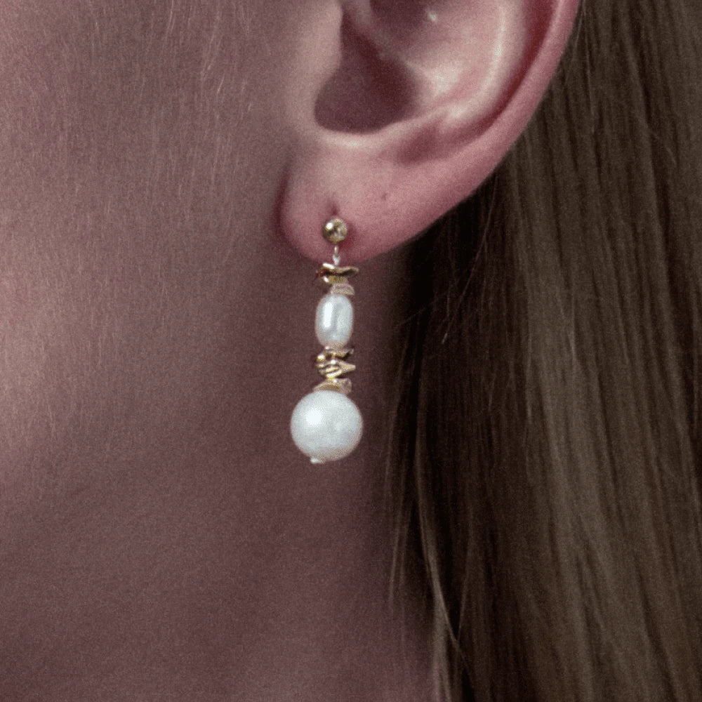 Stello | White Drop Baroque Pearl 18k Gold Earrings