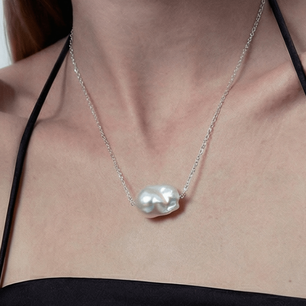 Lory | White Baroque Pearl Silver Chain Pendant