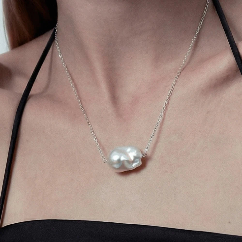 Lory silver pearl pendant model view 1