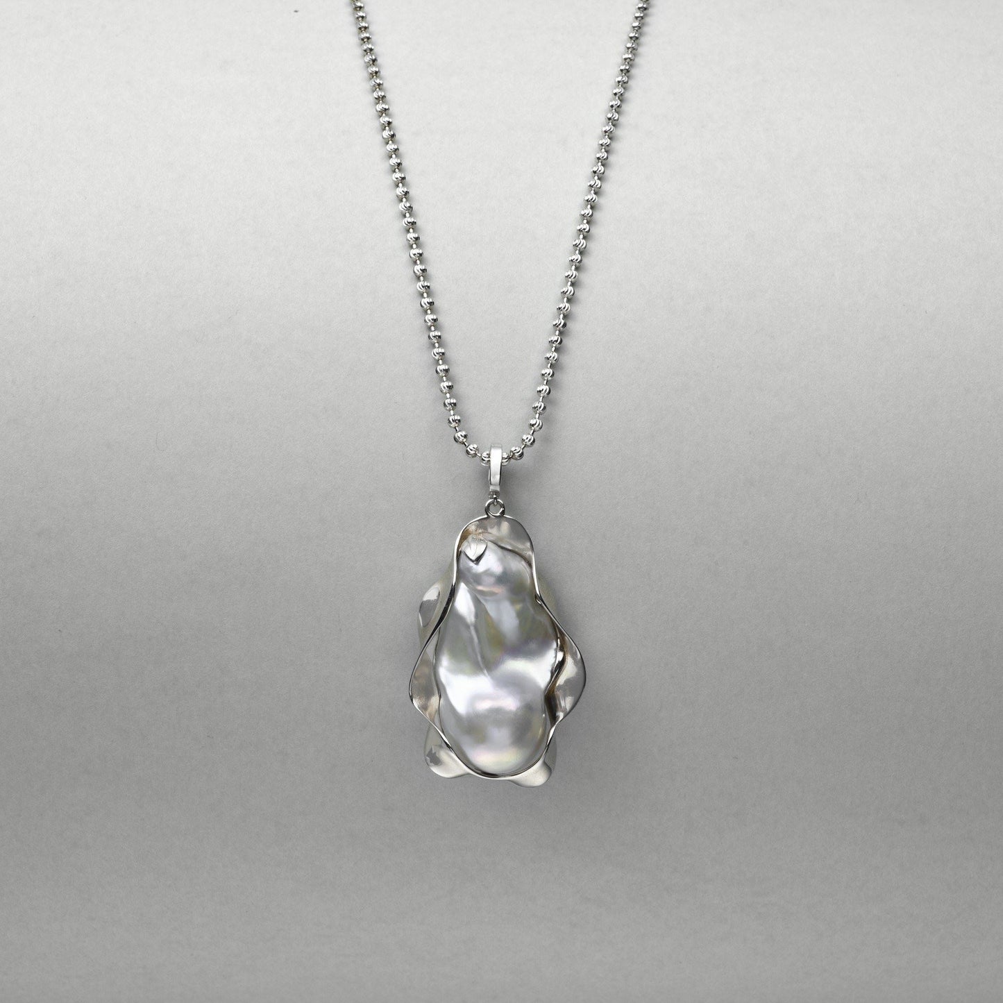 Silver Drift Baroque Pendant