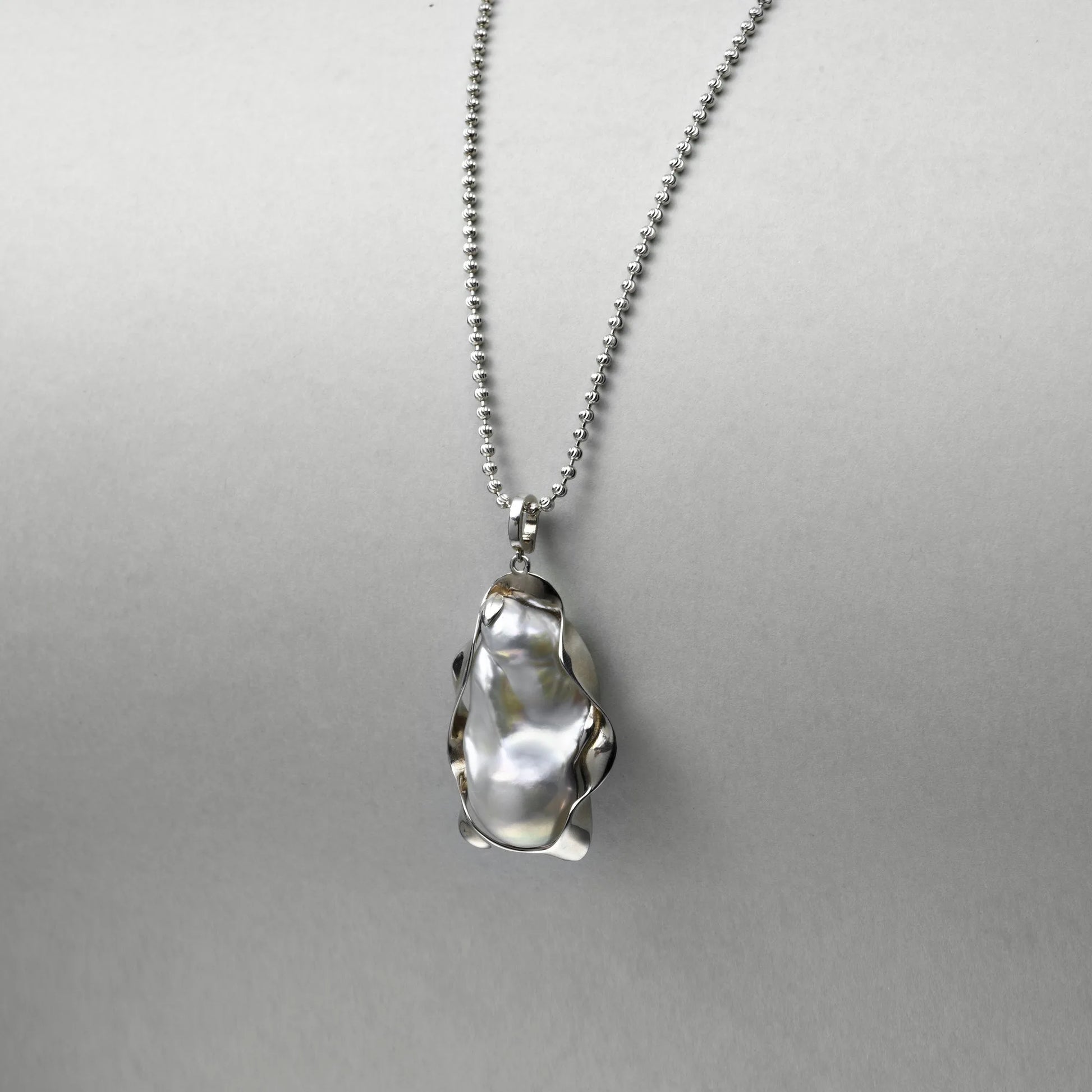 Matax | Gray Baroque Pearl Silver Frame Pendant