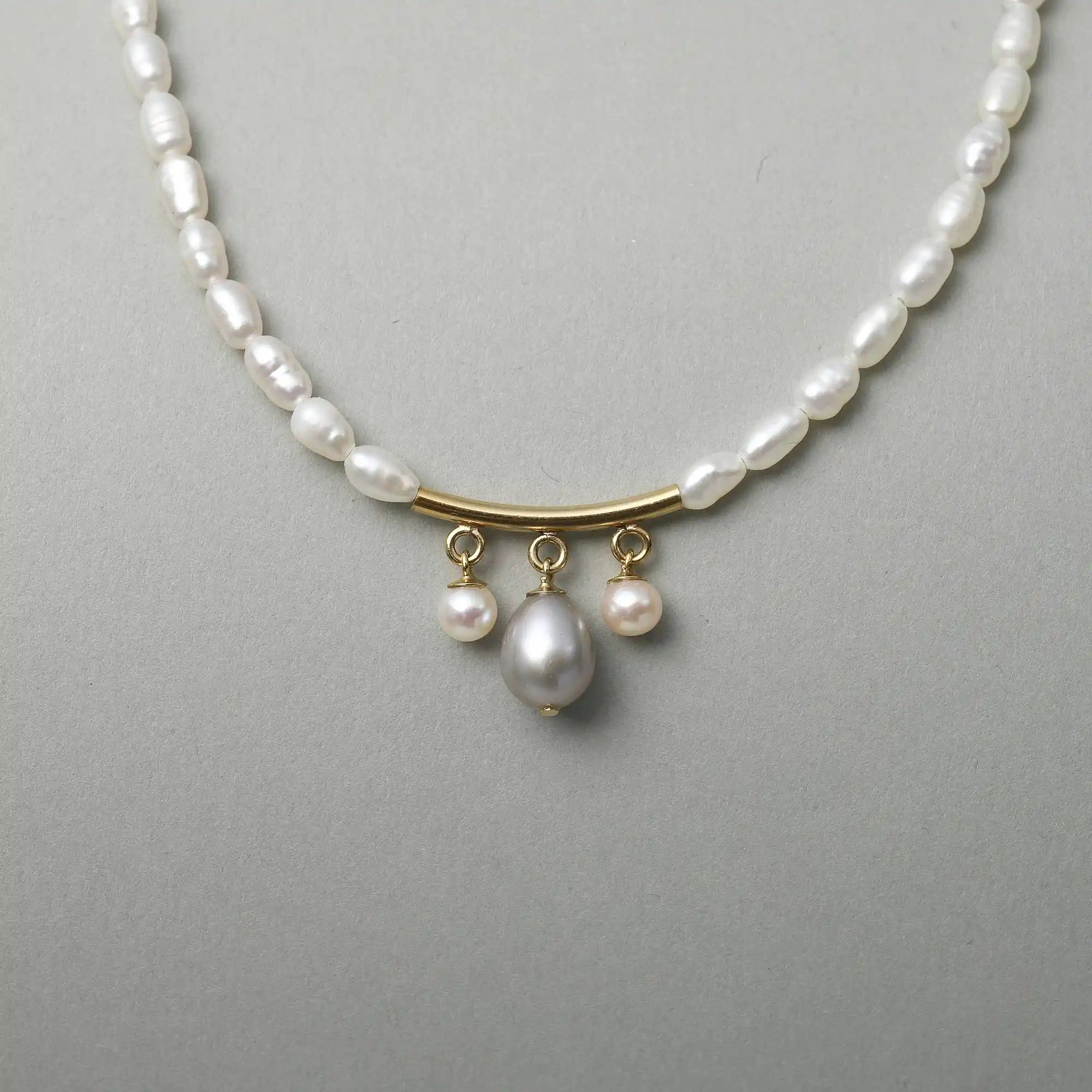 Troye | Grey Oval Baroque Pearl 18k Gold Necklace
