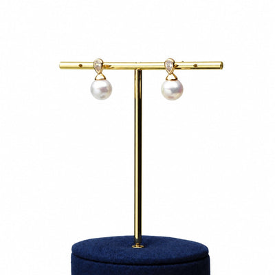 Amber | White Drop Baroque Pearl 18k Gold Earrings