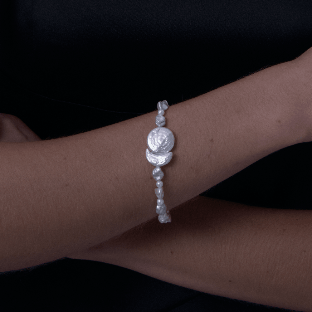 Gloo | White Button Moon Keshi Baroque Pearl Silver Bracelet
