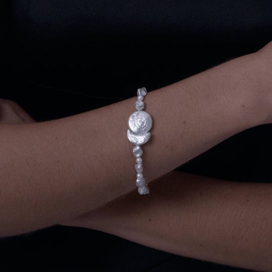 Gloo | White Button Moon Keshi Baroque Pearl Silver Bracelet