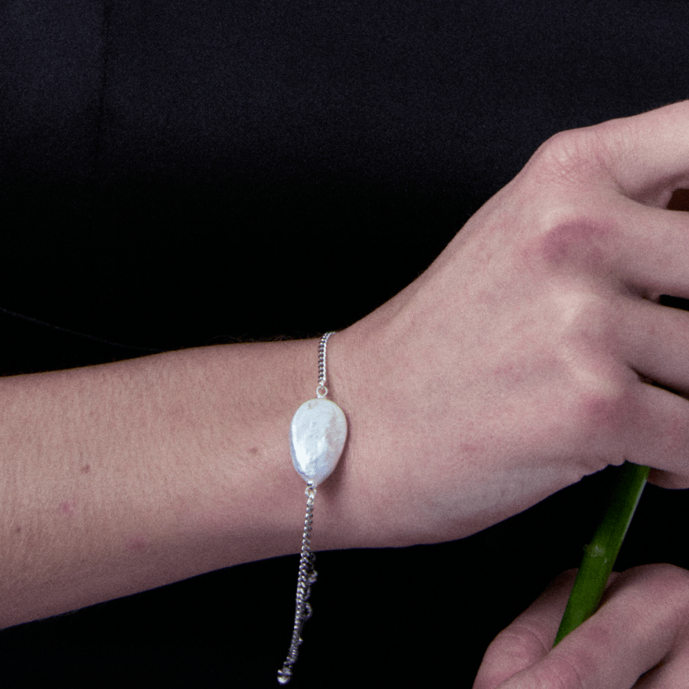 Sasai | White Drop Baroque Pearl Silver Chain Bracelet