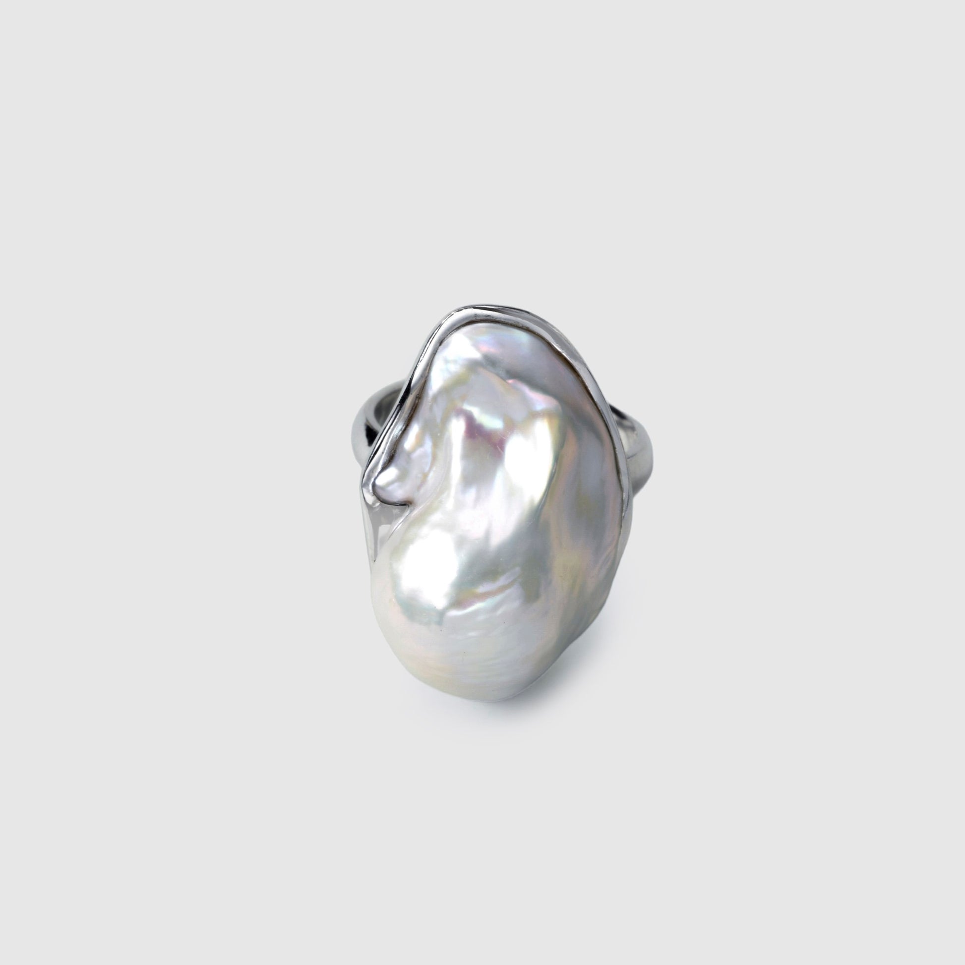 Tivo | White Baroque Pearl Silver Ring