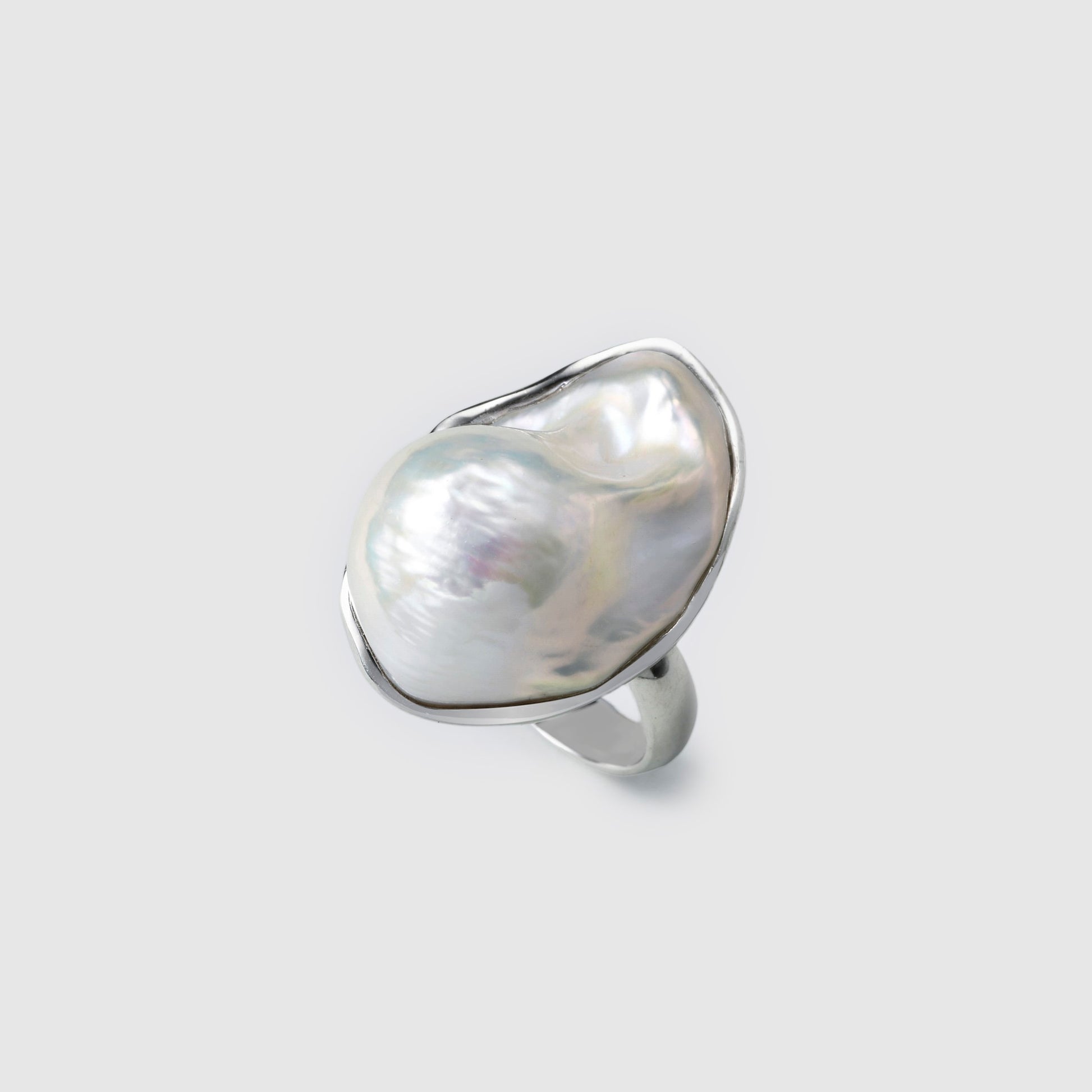 Tivo | White Baroque Pearl Silver Ring