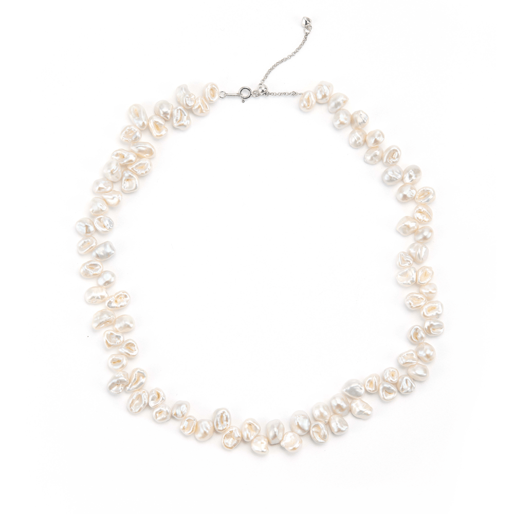 English:Keshi baroque pearl choker necklace official studio photo