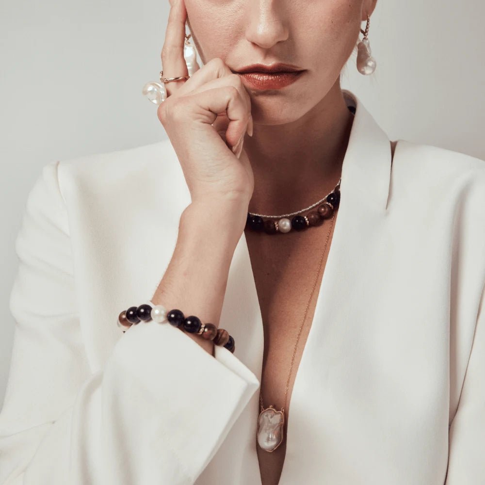 Grove | White Oval Baroque Pearl Onyx&Wood Beads Necklace