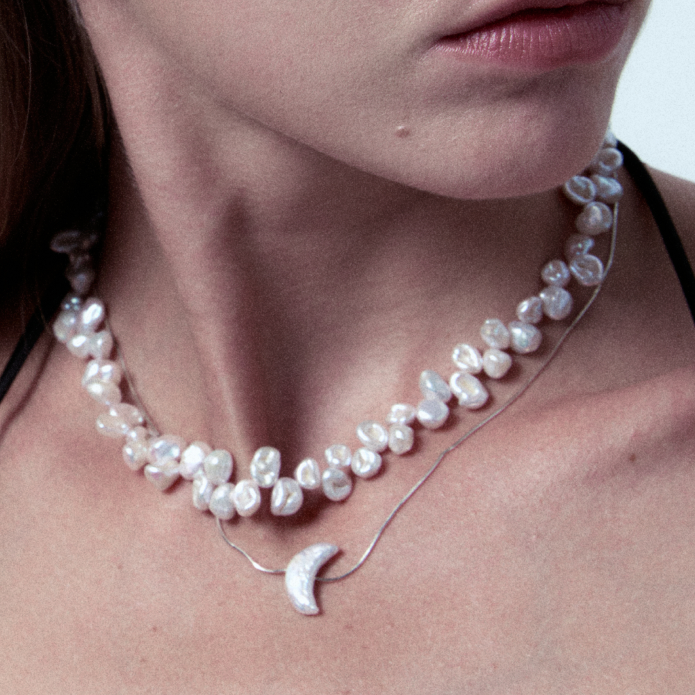 Pendentif poire « Murmure de la Lune »  thumbnail 1