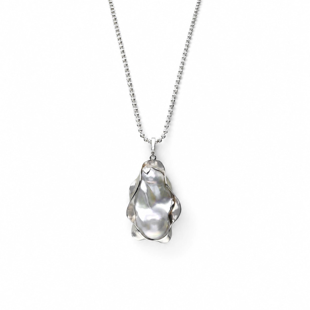 matax-gray-baroque-pearl-silver-frame-pendant-luminous-iridescent-pearl